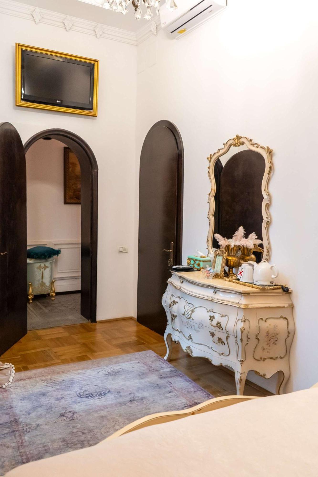 Conacul Coroanei Luxury Boutique Hotel Bukarest Eksteriør billede