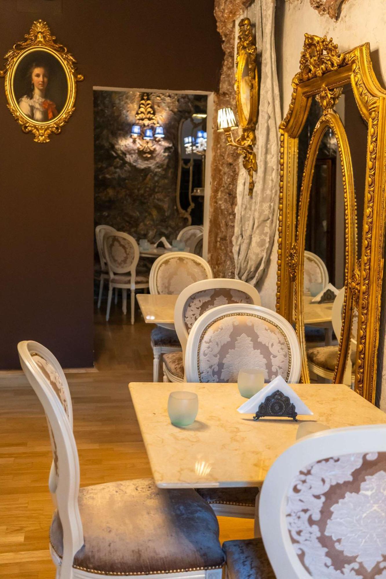 Conacul Coroanei Luxury Boutique Hotel Bukarest Eksteriør billede