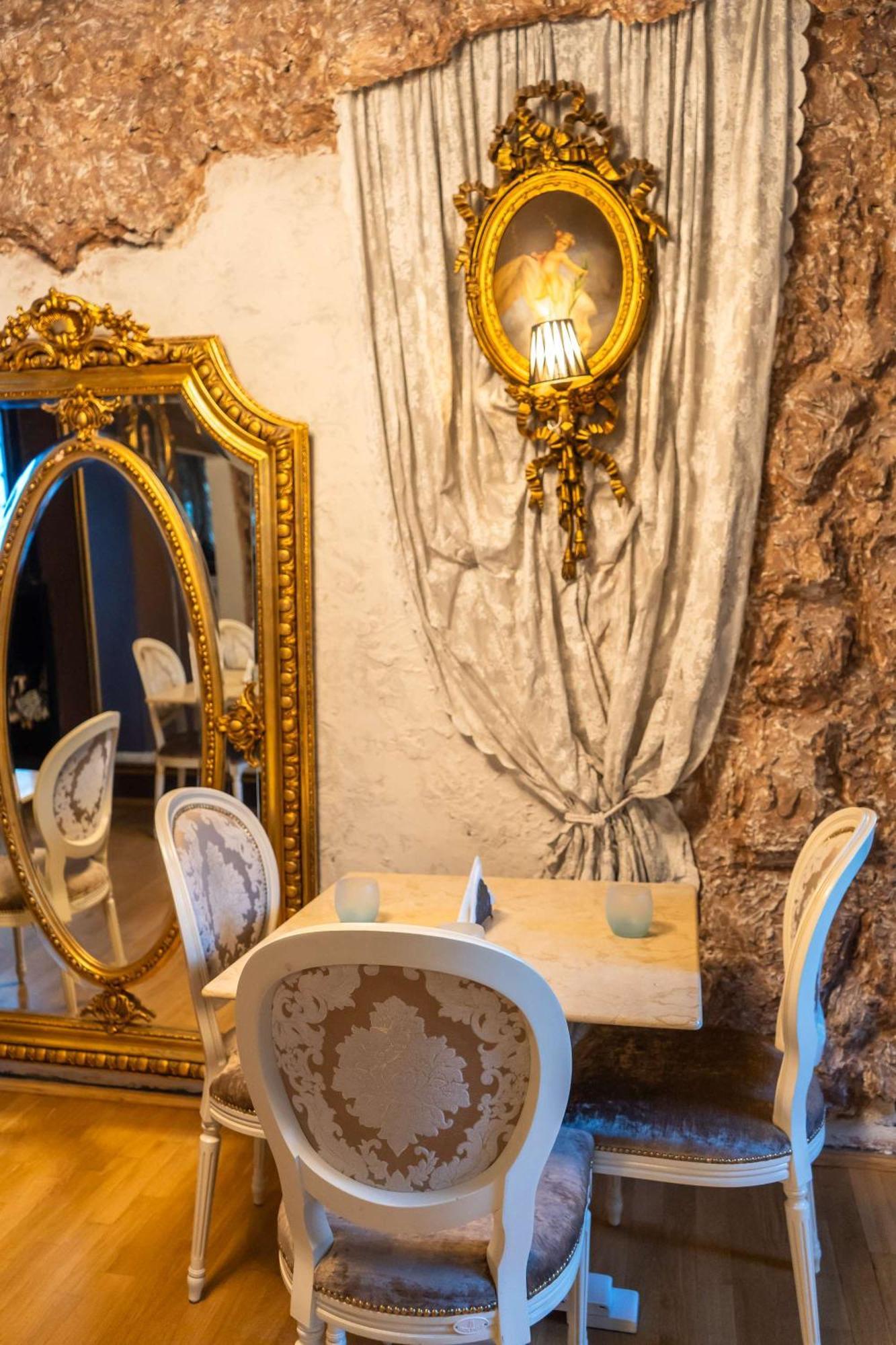 Conacul Coroanei Luxury Boutique Hotel Bukarest Eksteriør billede